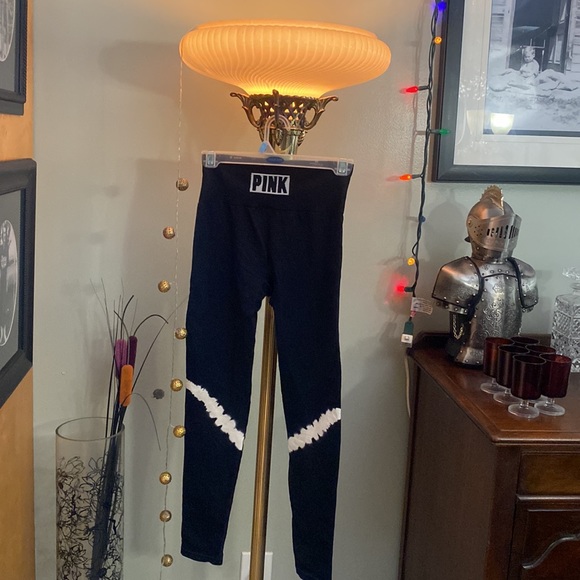 💖PINK Victoria’s Secret leggings size small black and white tie-dye Brand new - Picture 3 of 10